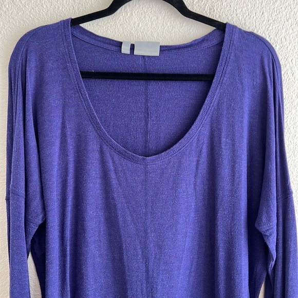 Athleta Cloudlight Stratus Topin Royal Blue.  Size Large - Picture 2 of 6